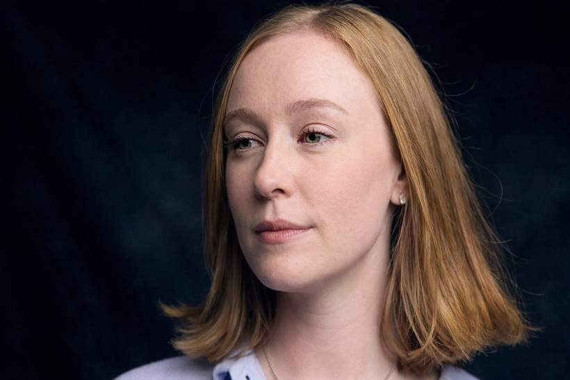 Seekers of Infinite Love: Hannah Einbinder and Justin Theroux Chat Cults and Awkward Hugs