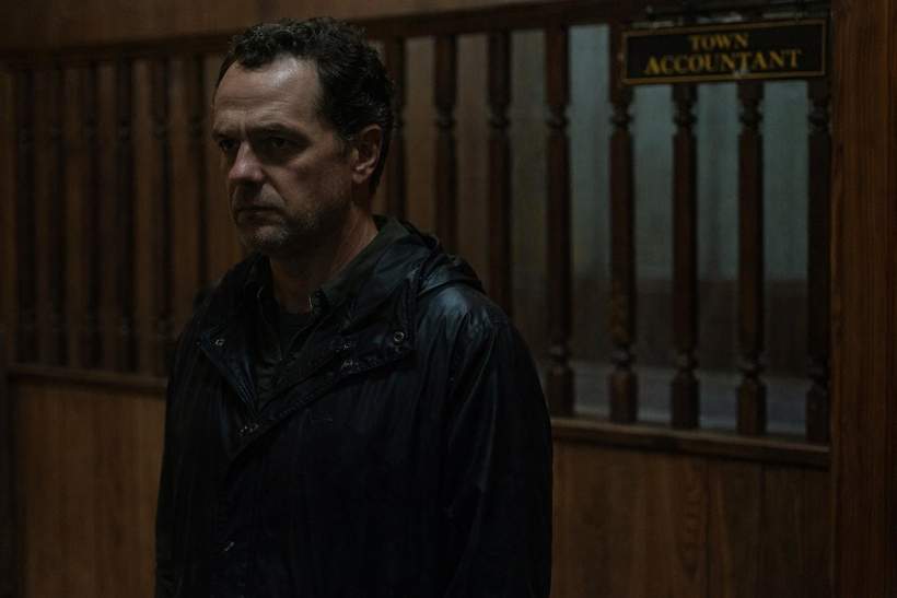 Widow’s Bay’s Latest Twist Puts Mayor Tom in an Impossible Situation